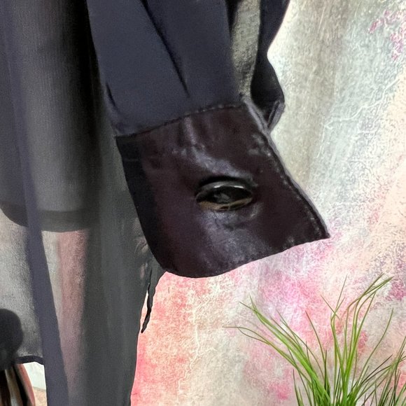 VTG📌 Chiffon Button Down Blouse with Satin Collar & Cuffs - Picture 7 of 16